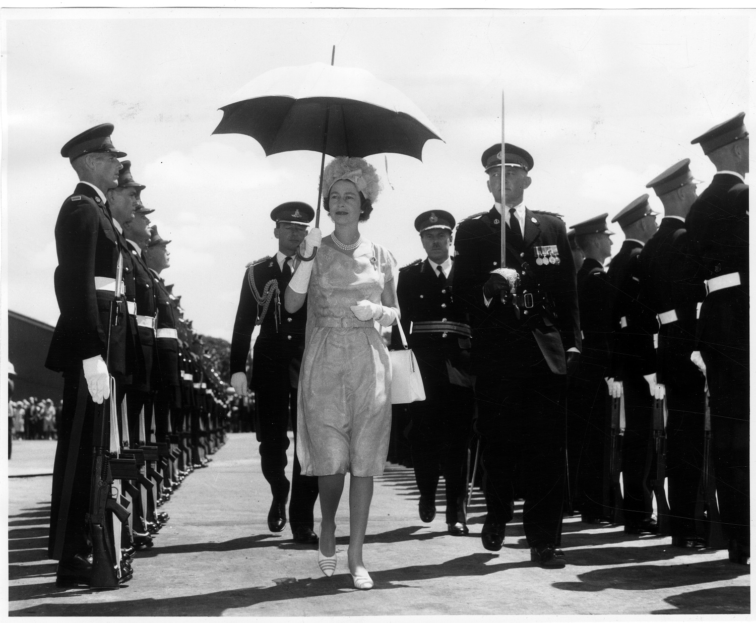 did the queen visit brisbane in 1963